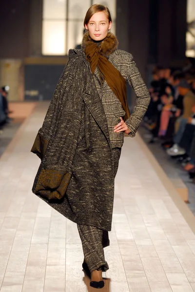 Look 28
